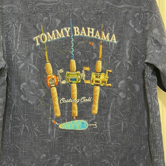Men’s Tommy Bahama Button Up Shirt - Picture 4 of 4